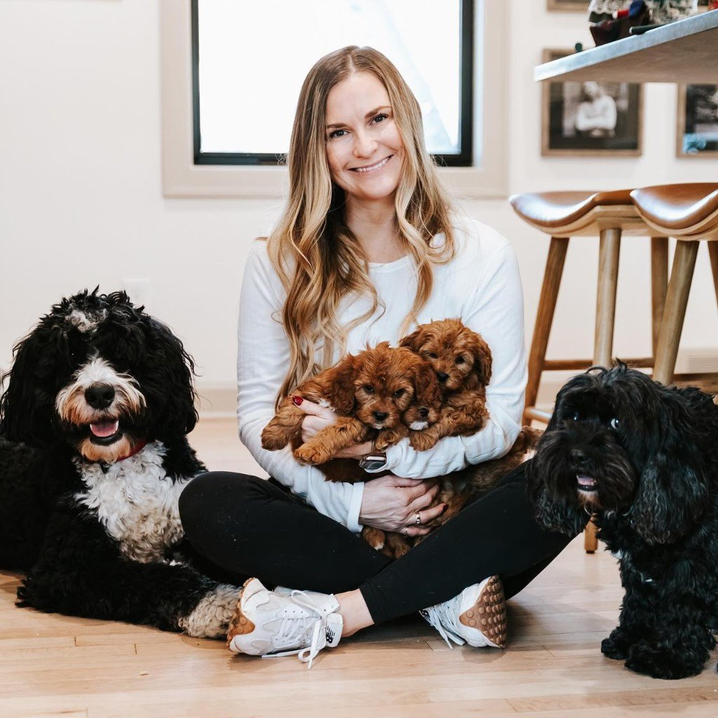 Amélia Bonnie with North Haven Cavapoos